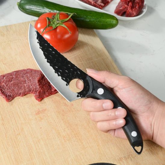 couteau-de-boucher-bonne-prise-en-main-noir